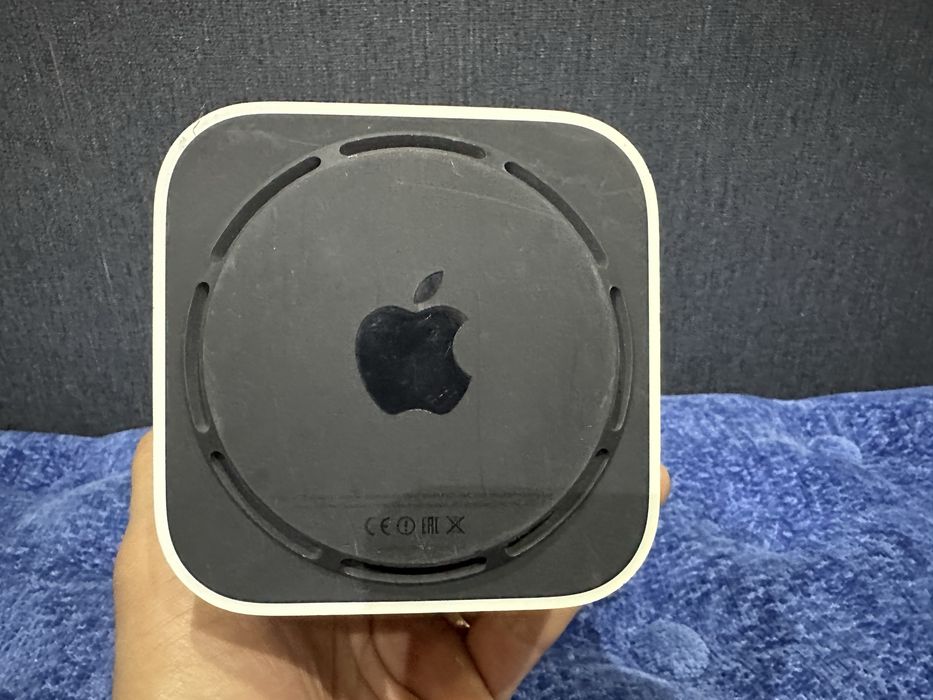 * Apple AirPort Extreme WiFi home station базовая станция