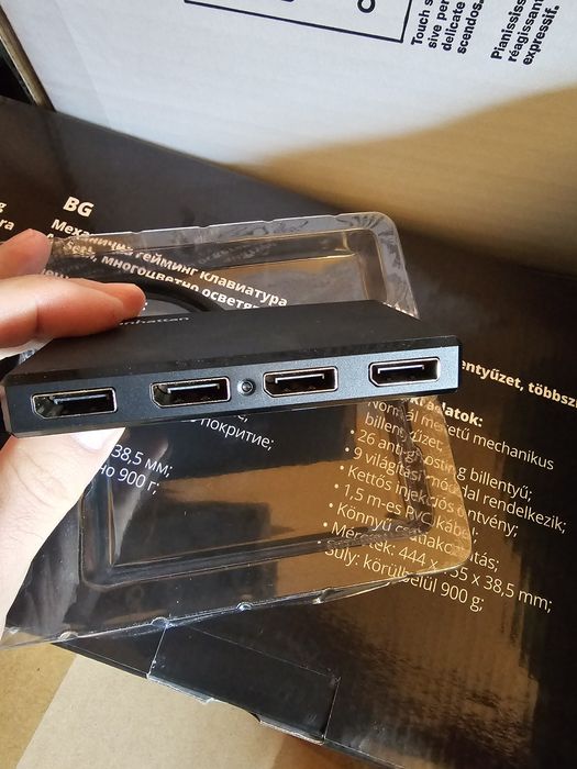 Splitter Multiplicator 1 la 4 x Display port, MANHATTAN