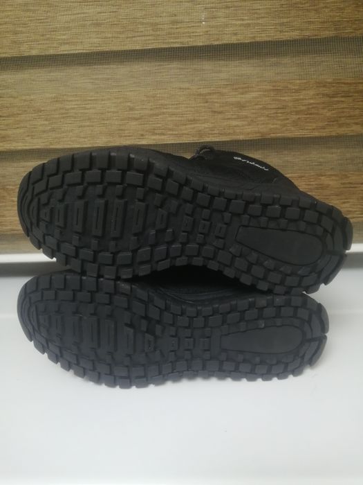 Продам зимние кроссовки Columbia!!!