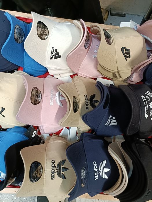 Șepci femei și bărbați