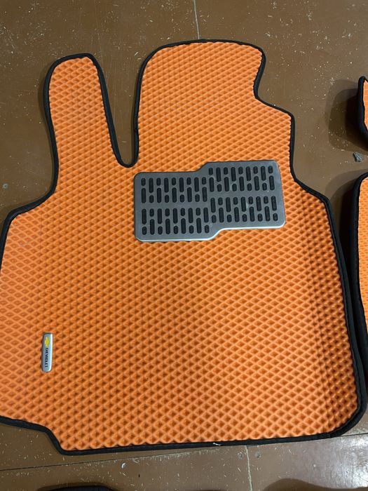 1 yil garantiyas bor