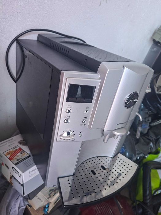 Продавам кафе-машини Робот Бош Делонги и Саеко.