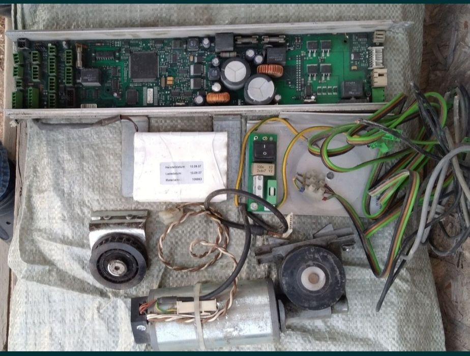 Автоматические сенсорные двери.