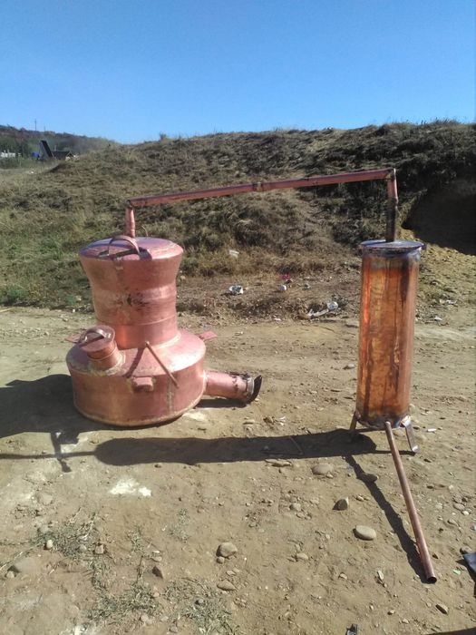 Vând cazan de făcut tuica din cupru alimentar de 152litri din cupru al