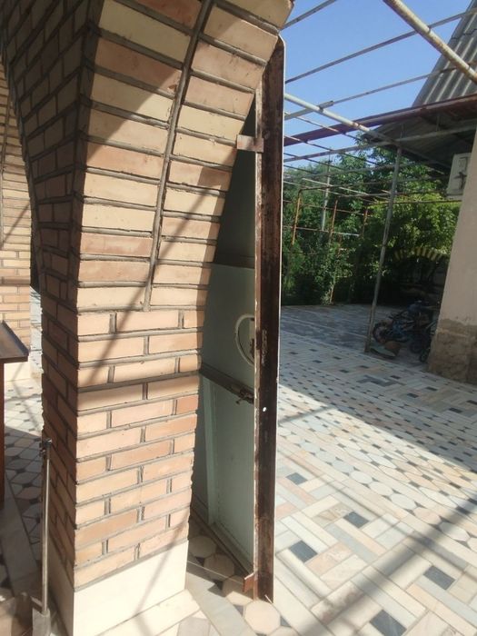 Продам железную дверь. Размеры на фото.