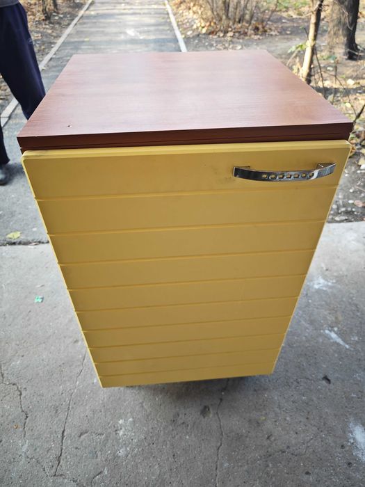 Тумба станция метро Москва