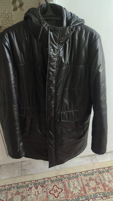 Продам зимнюю куртку. 58 размер