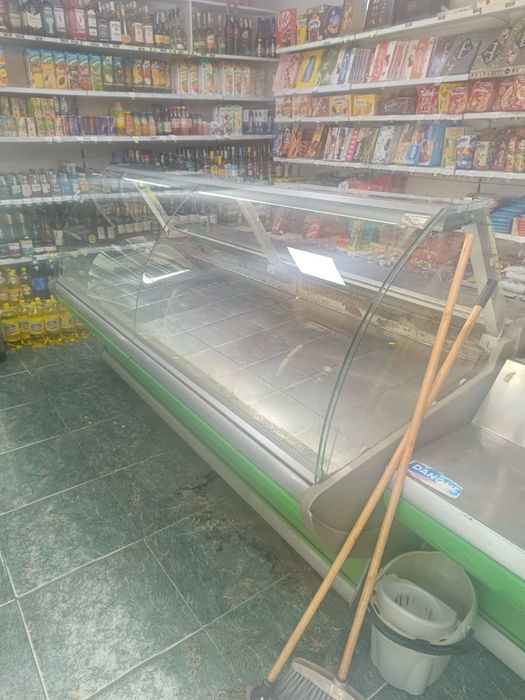 Хладилна витрина плюсова