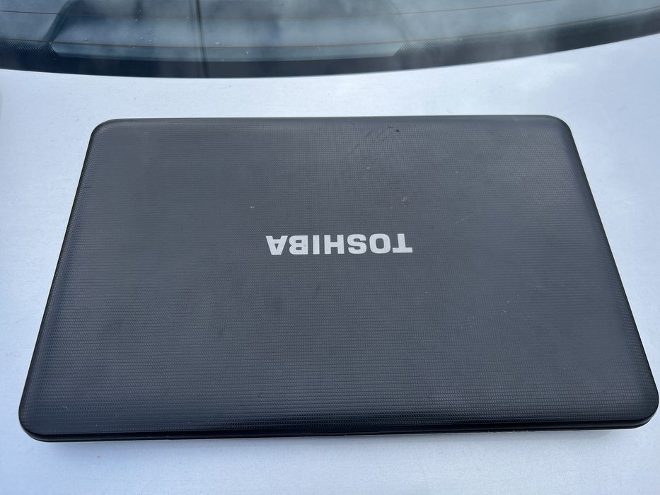 Vând două laptopuri ieftine