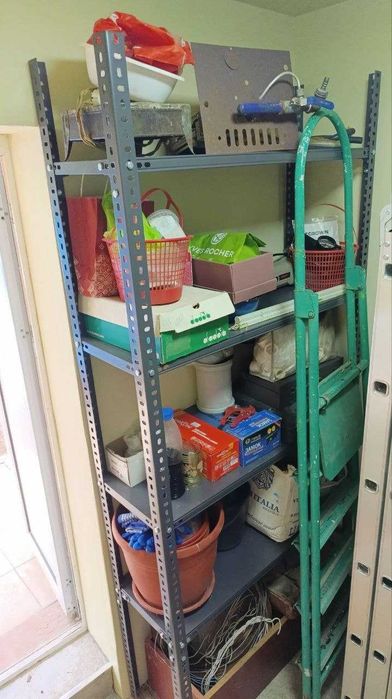 Готовые металлические стеллажи для дома в наличии