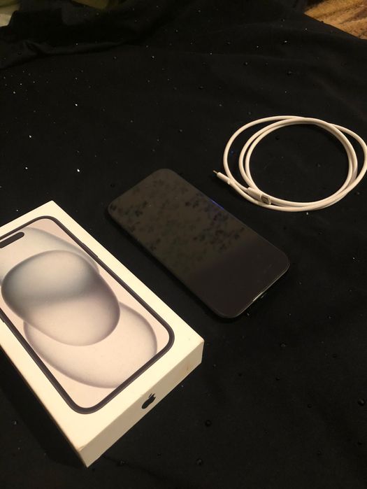 Vand Iphone 15 88% baterie !