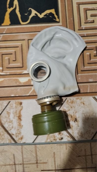 Продам коллекцию противогазов