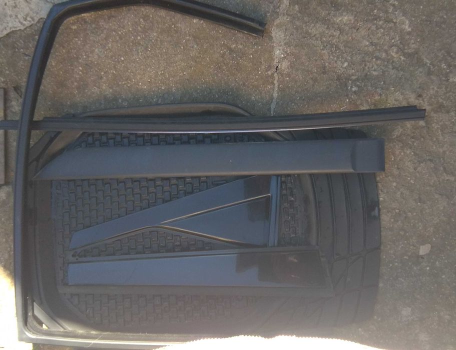 Части за форд фокус мк1 - капак ангренаж, кора за врата, стъкло