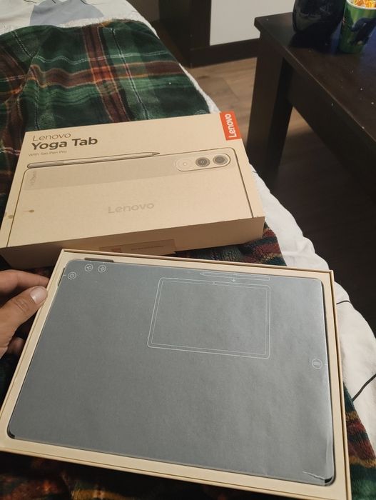Lenovo yoga tab+ подаръци