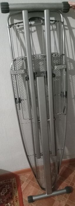 Гладильная доска с сушилкой