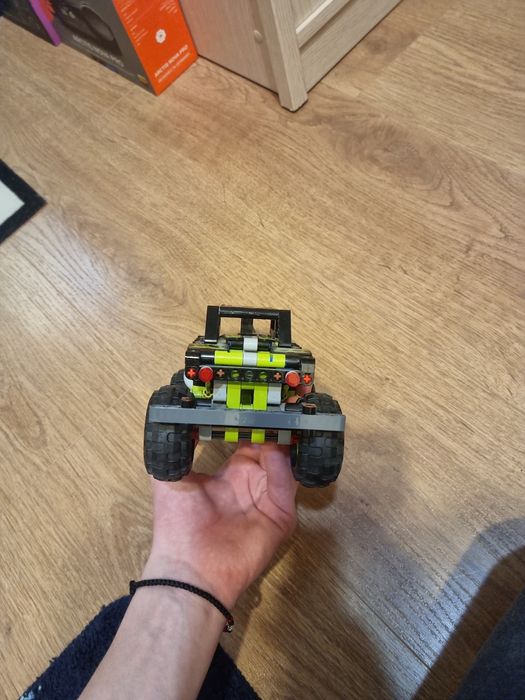 Monster truck lego technic