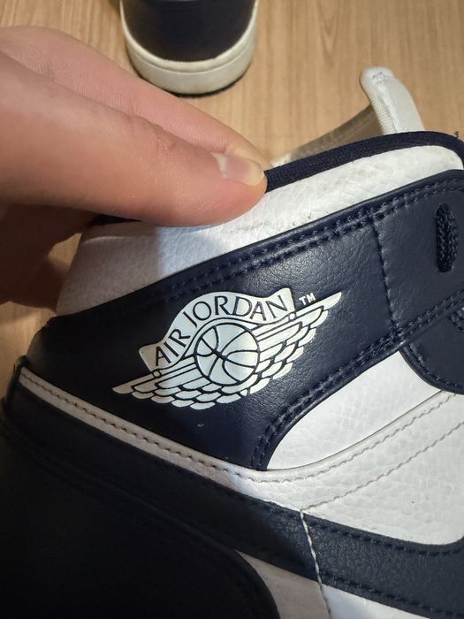 Jordan 1 mid(adidasi albastri)(adidasi lejeri)