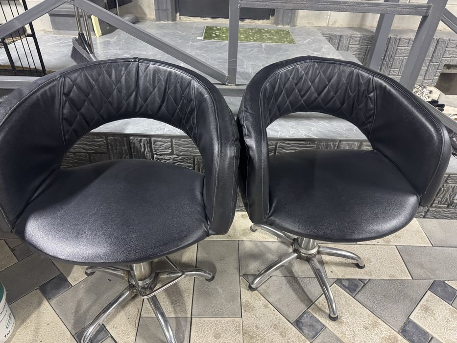 Продам кресла для парикмахерских