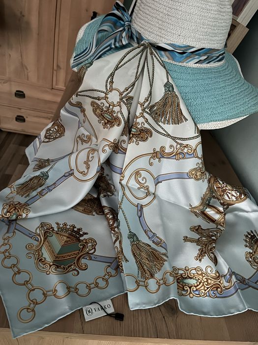 Копринени шалове - аксесоар към всяка дреха