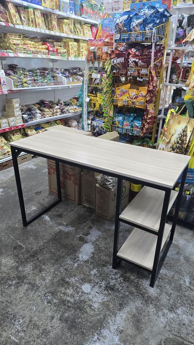 Продам крепкий стол