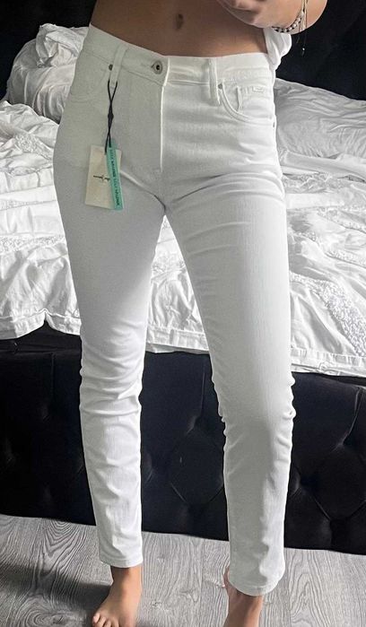 Дамски бели дънки Pepe Jeans