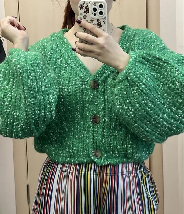 Стильная вязаная кофта-кардиган