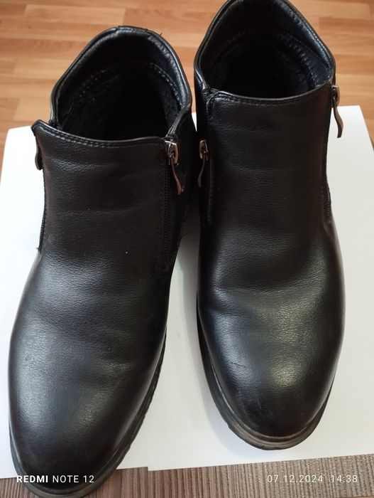 Продам мужские зимние сапоги