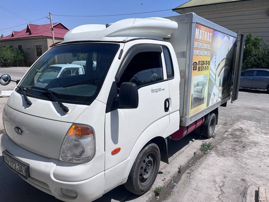 Kia Bongo gruzovoy avtomashinasi sotiladi