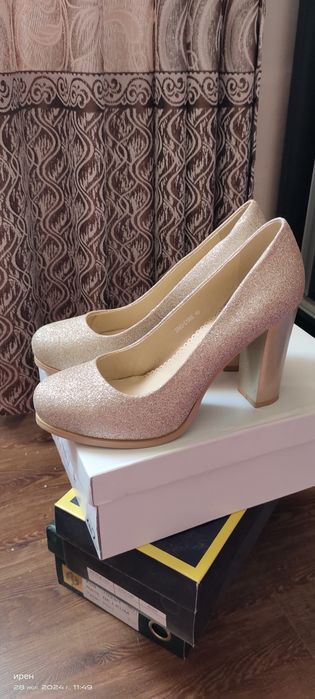 Вечерние женские туфли