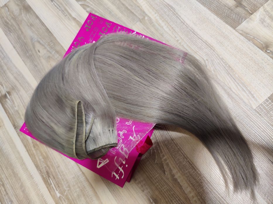 Естествена сивкаво руса коса, супер двойна плътност.