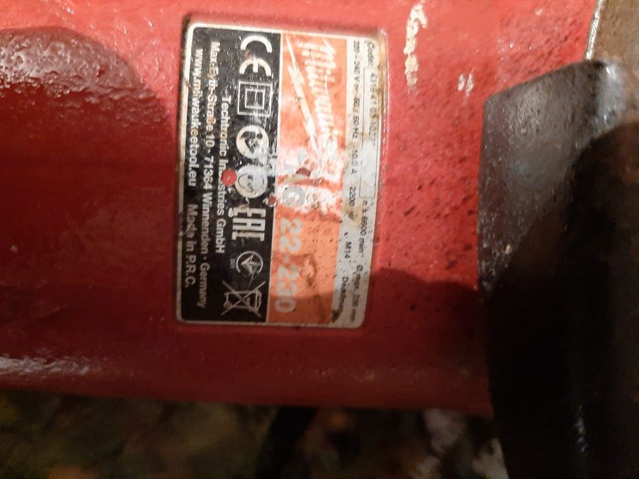 Milwaukee fle polizo 230