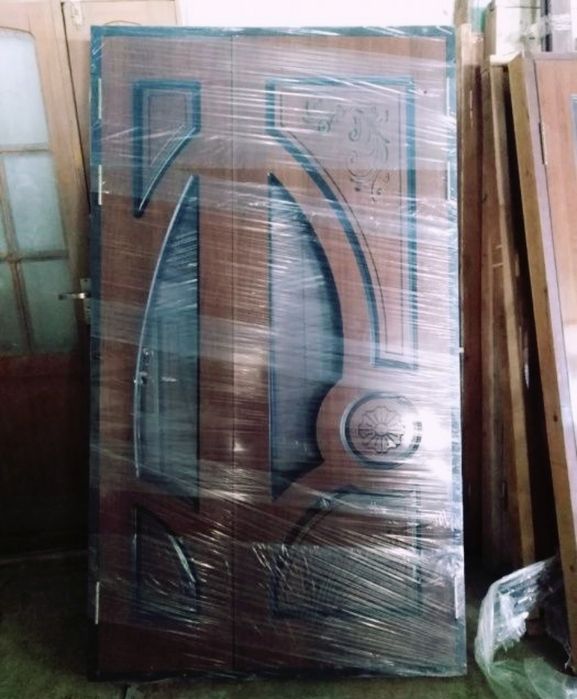 1донаси 470мингдан Пласт деразалари ва МДФ эшиклар