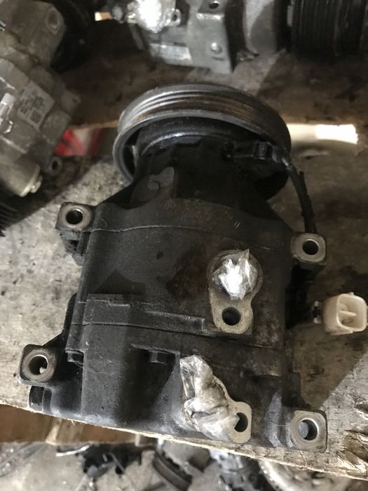 Компресор климатик тойота ярис версо 1.3 Toyota yarsi verso 1.3i