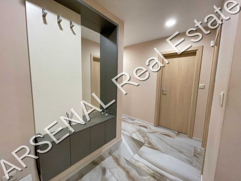 Дава се под наем Четиристаен апартамент в София, Лозенец - 150 кв.м за 1500 € - Снимка #1