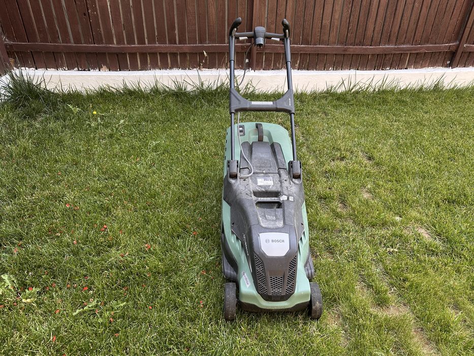 Masina de tuns Iarba bosch advabced rotak 650