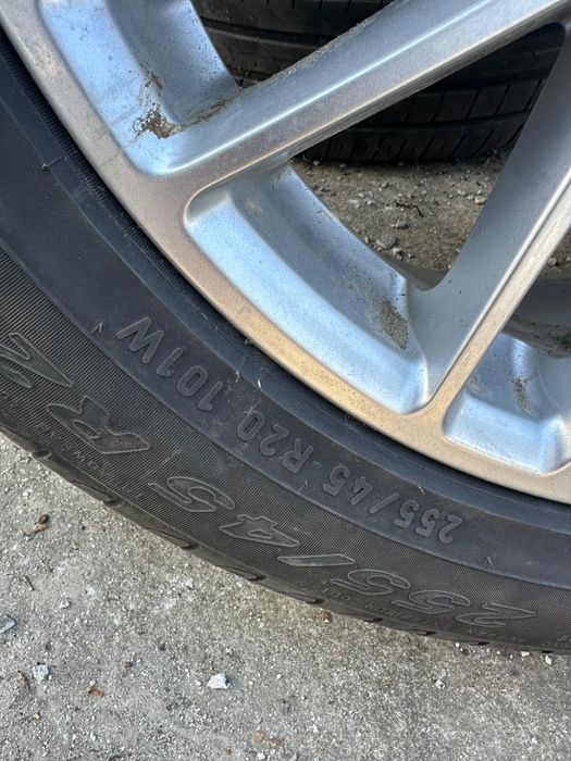 Vând jante originale Audi Q5 255/45/20 cu anvelope de vara în stare perfectă