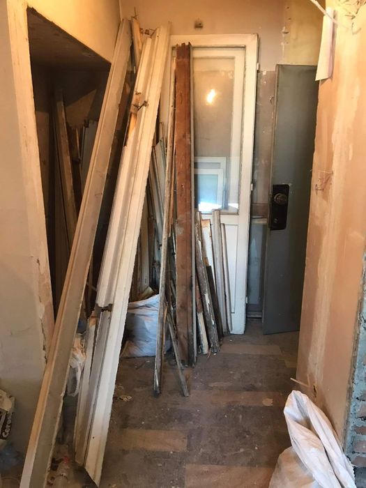 Къртене и извозване на строителни отпадъци