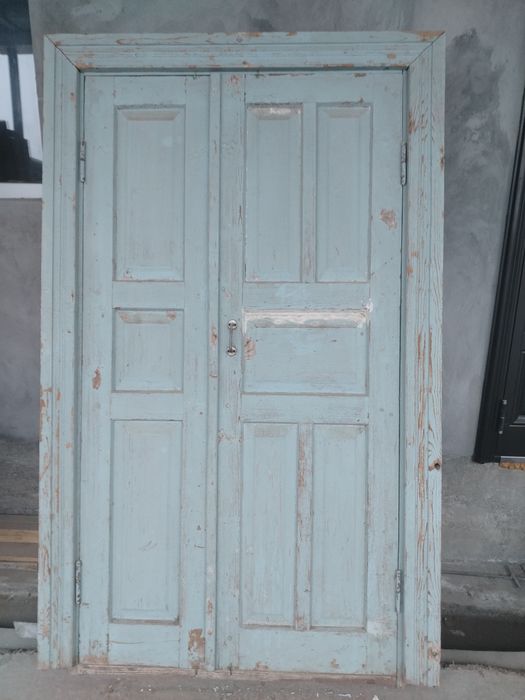 Двери и рамы в отличном состоянии