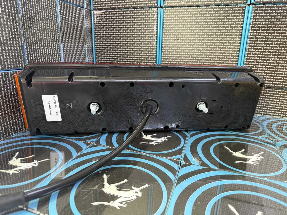 Фонарь задний (правый) 12В