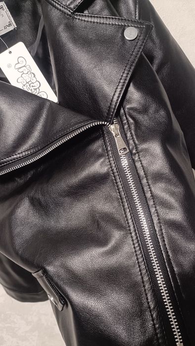 Продам куртку для девочки