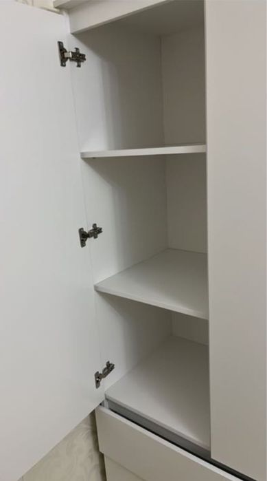 Продам не брльшой шкаф