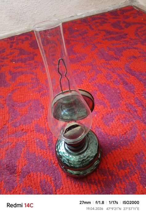 Vând   lampa pe gaz cu o vechime de aproximativ 100 ani sau la schimb