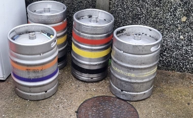 Butoaie de inox 40L si 50L