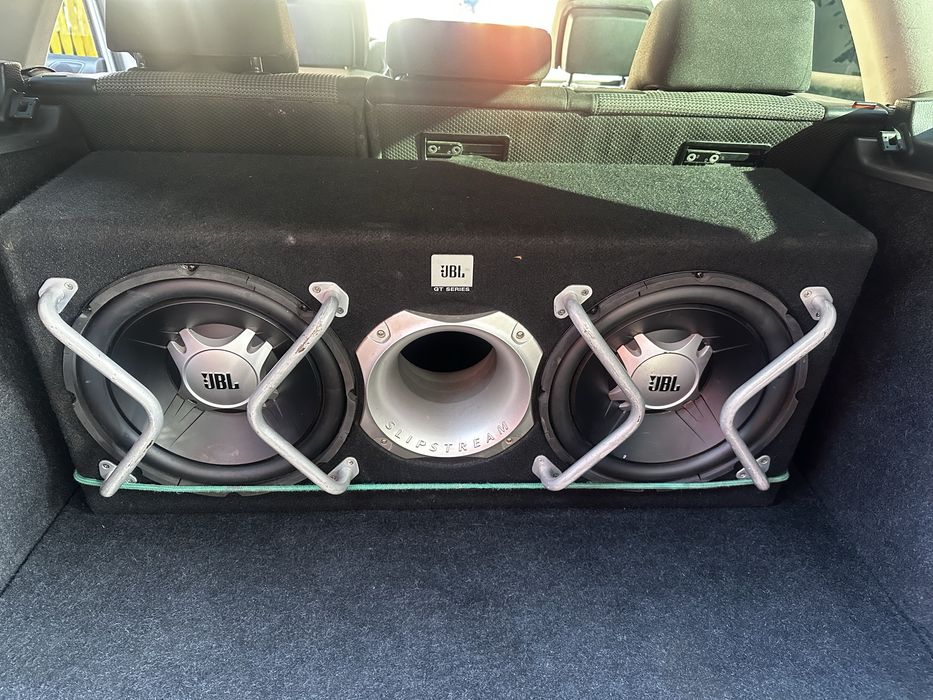 Subwoofer auto si amplificator