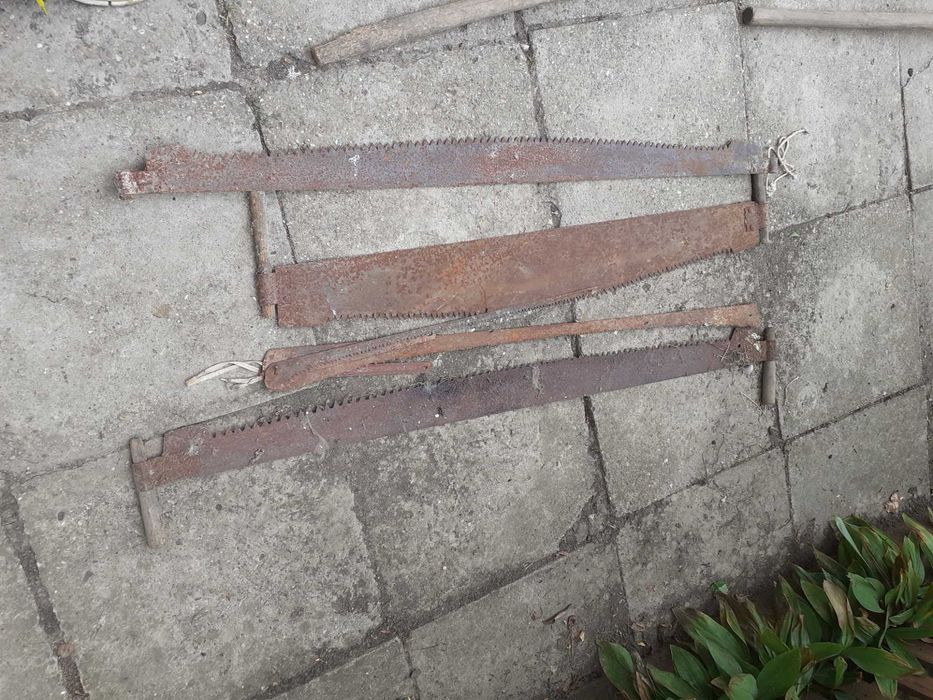 Vand Obiecte de lucru  Taranesti din lemn model Rustic