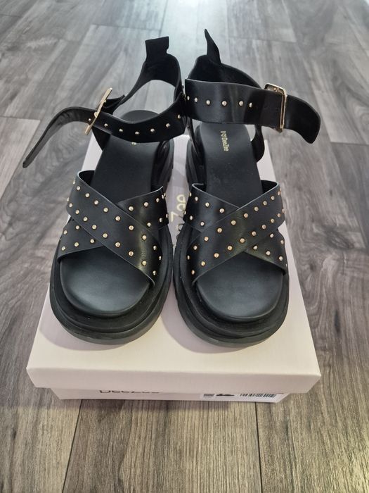 Sandale marimea 38