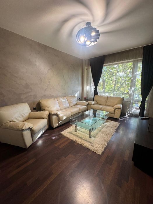 Двустаен апартамент в ж.к. Толстой