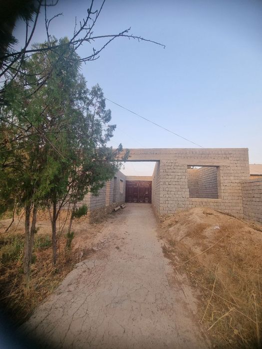 Ҳовли (қурилиши тугалланмаган)  сотилади. Ғузор тумани