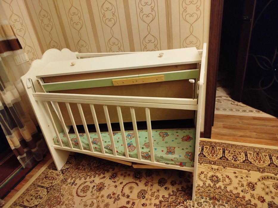 Отдам манежку в отличном состоянии