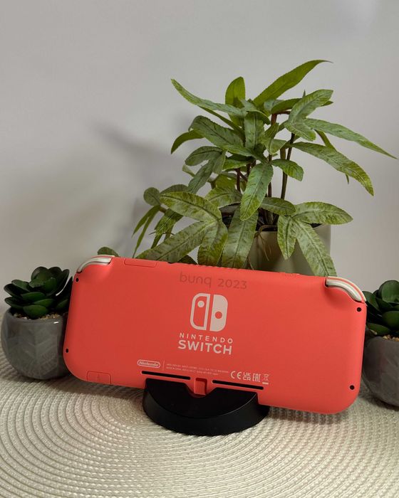 Nintendo Switch Lite Coral + 256GB SD карта! КАТО НОВ!